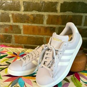 adidas Women's Pale Lavender Low-Top Lace-Up Sneakers